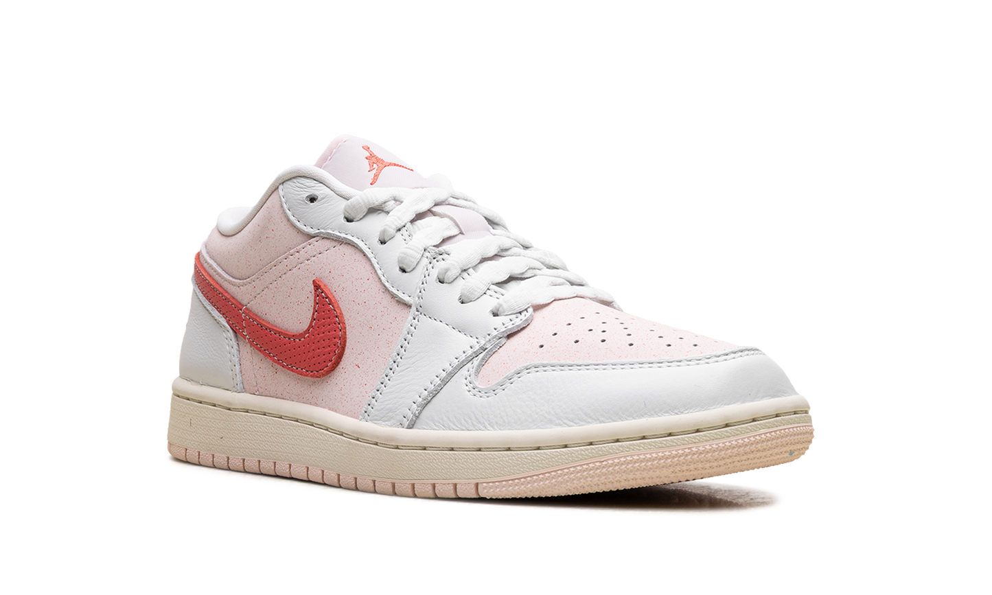 Air Jordan 1 Low WMNS Strawberry MIlkshake IB8156 133