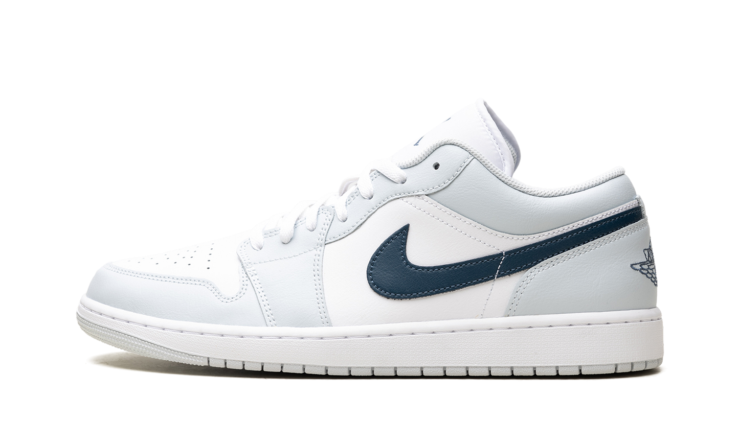 Air Jordan 1 Low Aura / Squadron Blue 553558 400