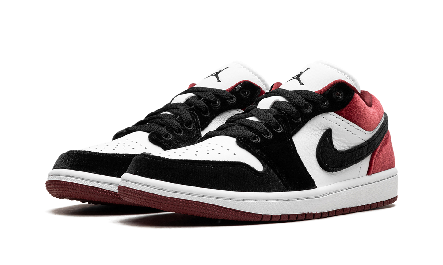 Jordan 1 Low SE WMNS Velvet Black Toe FZ3242 001