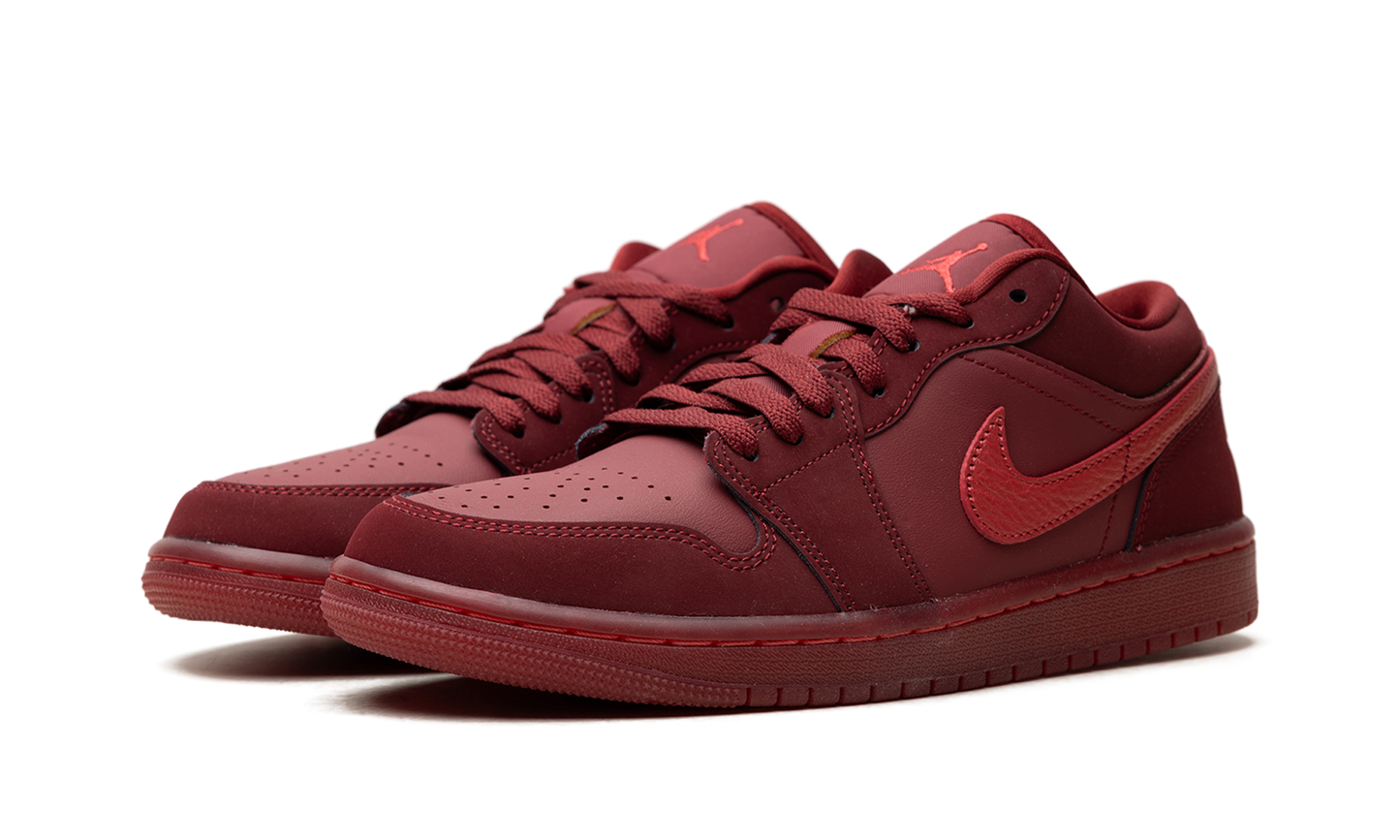 Jordan 1 Low SE WMNS Valentine's Day (2026) IB7012 600