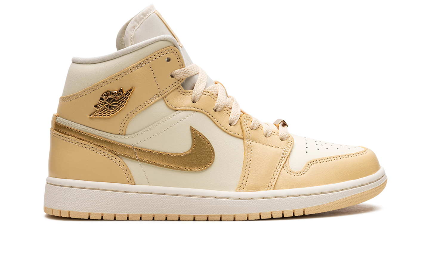 AIR JORDAN 1 MID WMNS Pale Vanilla FB9892 200