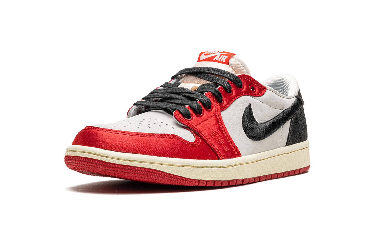 Air Jordan 1 Low Trophy Room - Away FN0432 100