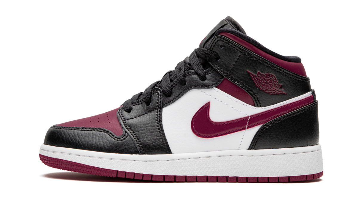 Air Jordan 1 MID GS Bred Toe 554725 066