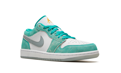 Air Jordan 1 Low SE New Emerald DN3705 301