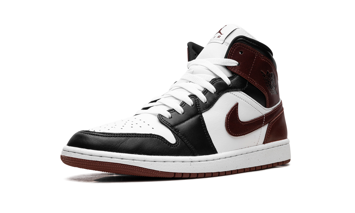 Jordan 1 Mid SE Dark Pony HF3216 102
