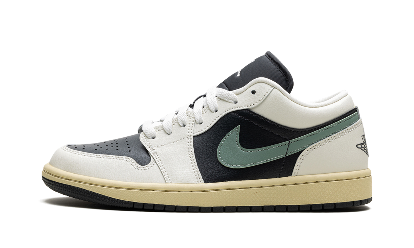 Air Jordan 1 Low WMNS Jade Smoke DC0774 001