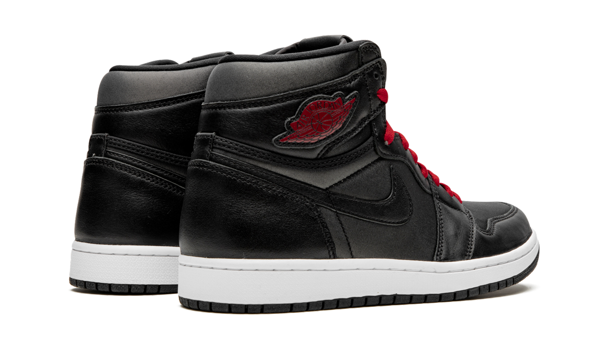 Air Jordan 1 Retro High OG Black Satin/Gym Red 555088 060