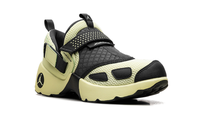 Jordan Trunner LX Luminous Green HQ2164 302