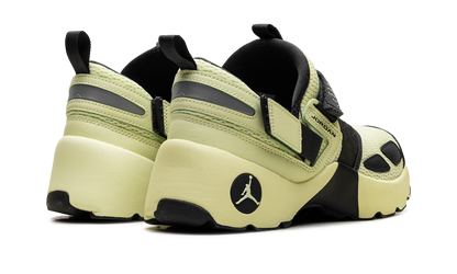 Jordan Trunner LX Luminous Green HQ2164 302