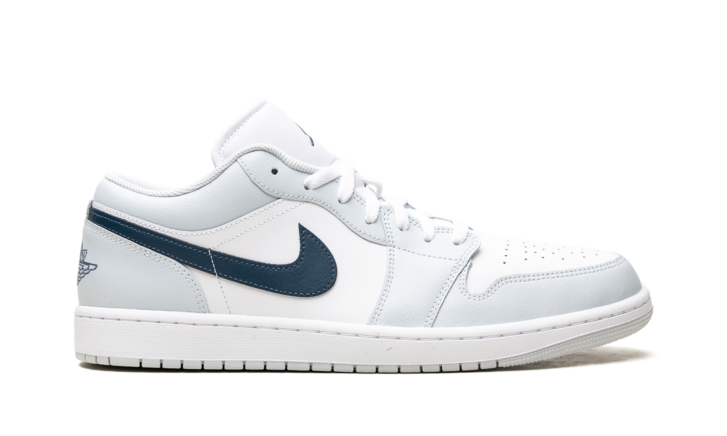 Air Jordan 1 Low Aura / Squadron Blue 553558 400