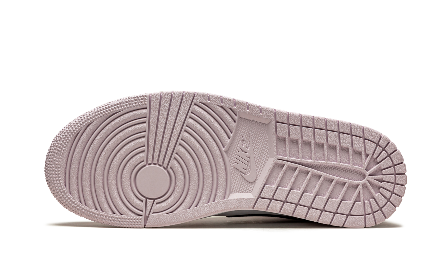 AIR JORDAN 1 MID WMNS Barely Rose BQ6472 500