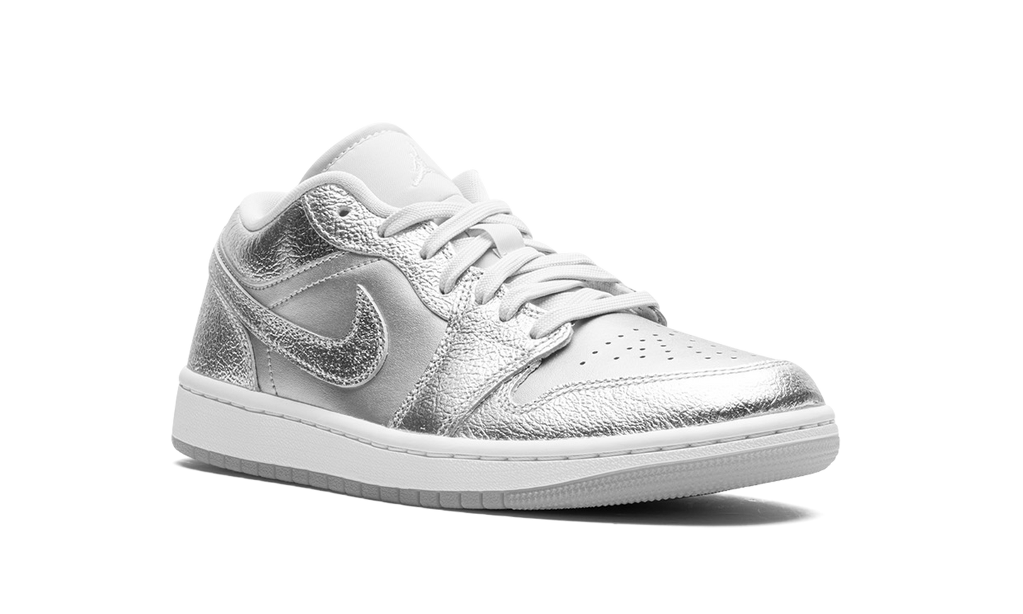 Air Jordan 1 Low SE WMNS Metallic Silver FN5030 001