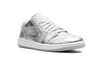 Air Jordan 1 Low SE WMNS Metallic Silver FN5030 001