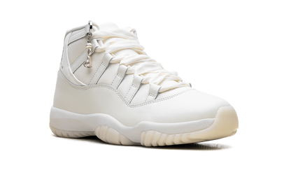 Air Jordan 11 WMNS Pearl AR0715 110