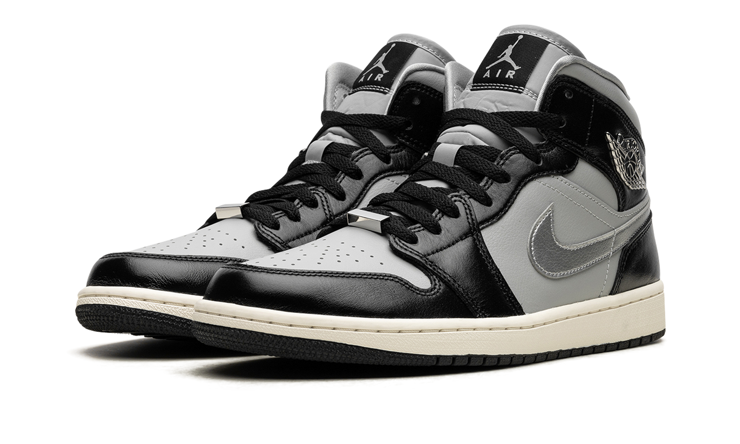 AIR JORDAN 1 MID SE WMNS Black Chrome FB9892 002