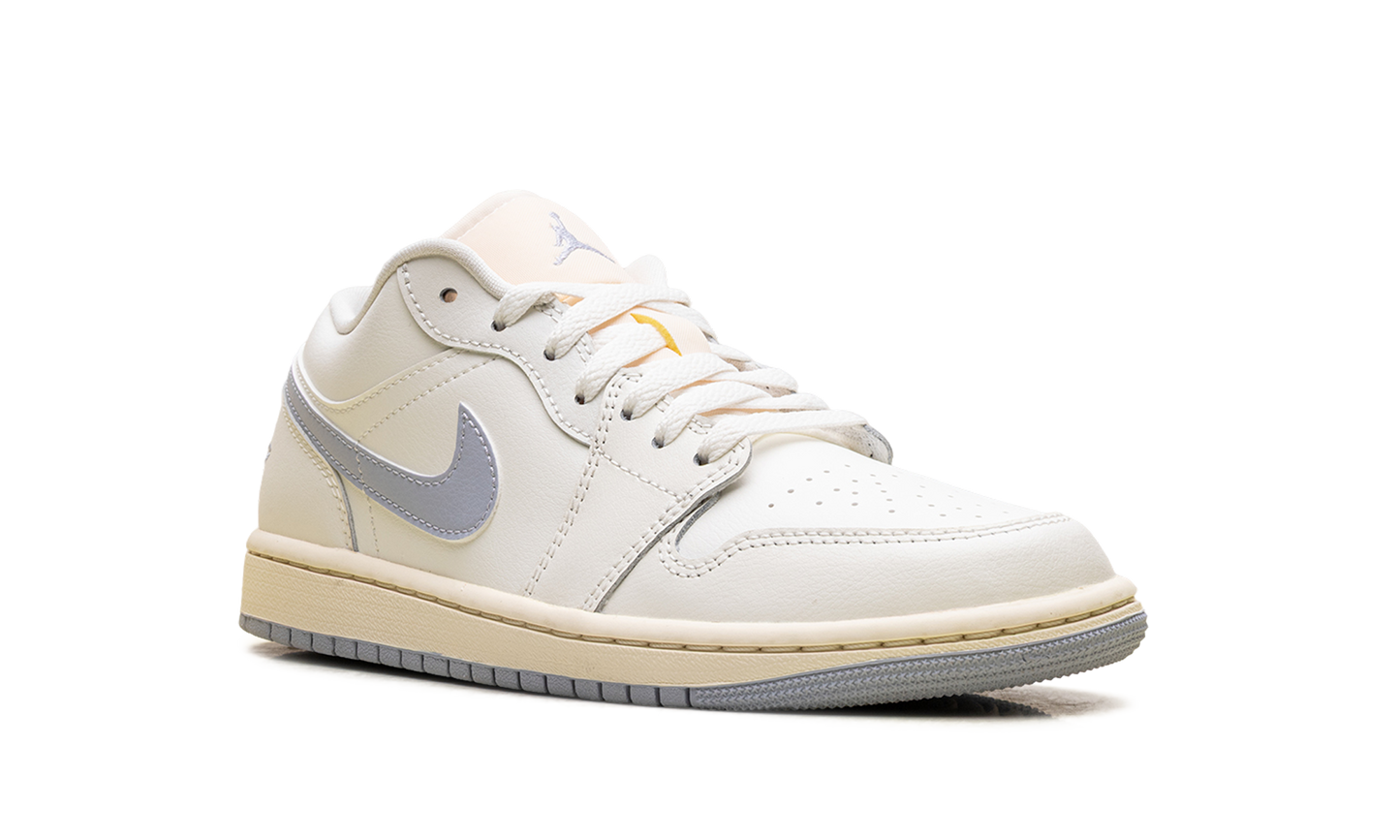 Air Jordan 1 Low WMNS White/Purple DC0774 106