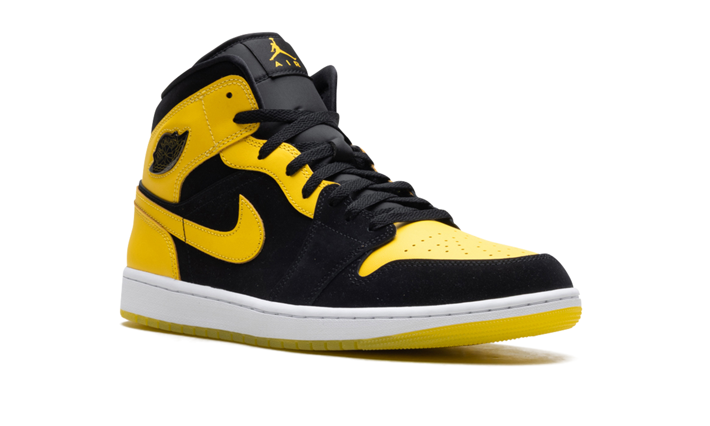 Air Jordan 1 Mid New Love HJ6654 071