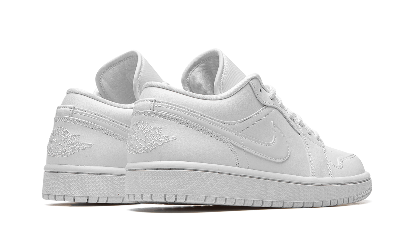 AIR JORDAN 1 Low WMNS Triple White DV0990 111
