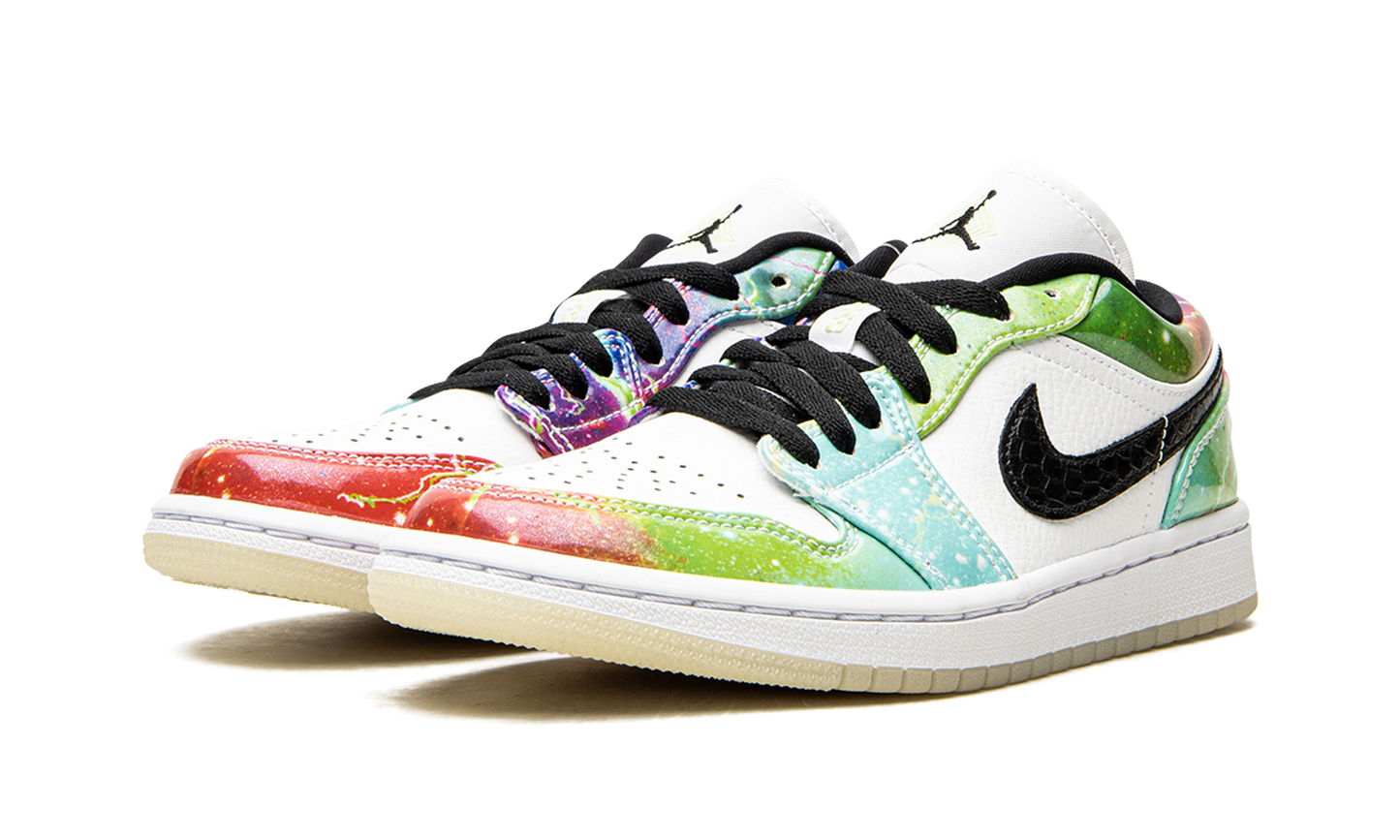 Air Jordan 1 Low WMNS Galaxy CW7310 909