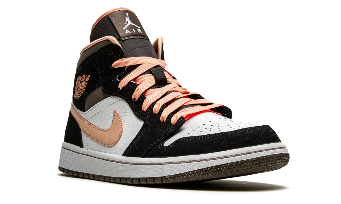 AIR JORDAN 1 MID SE WMNS Peach Mocha DH0210 100