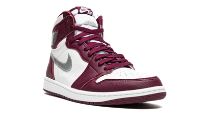 Air Jordan 1 Retro High OG Bordeaux 555088 611