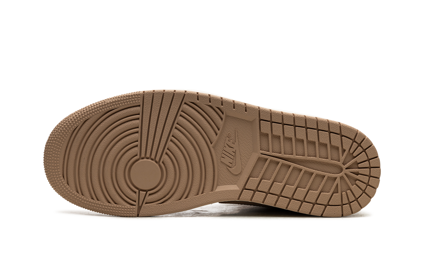 AIR JORDAN 1 MID SE WMNS Legend Light Brown FJ3448 200