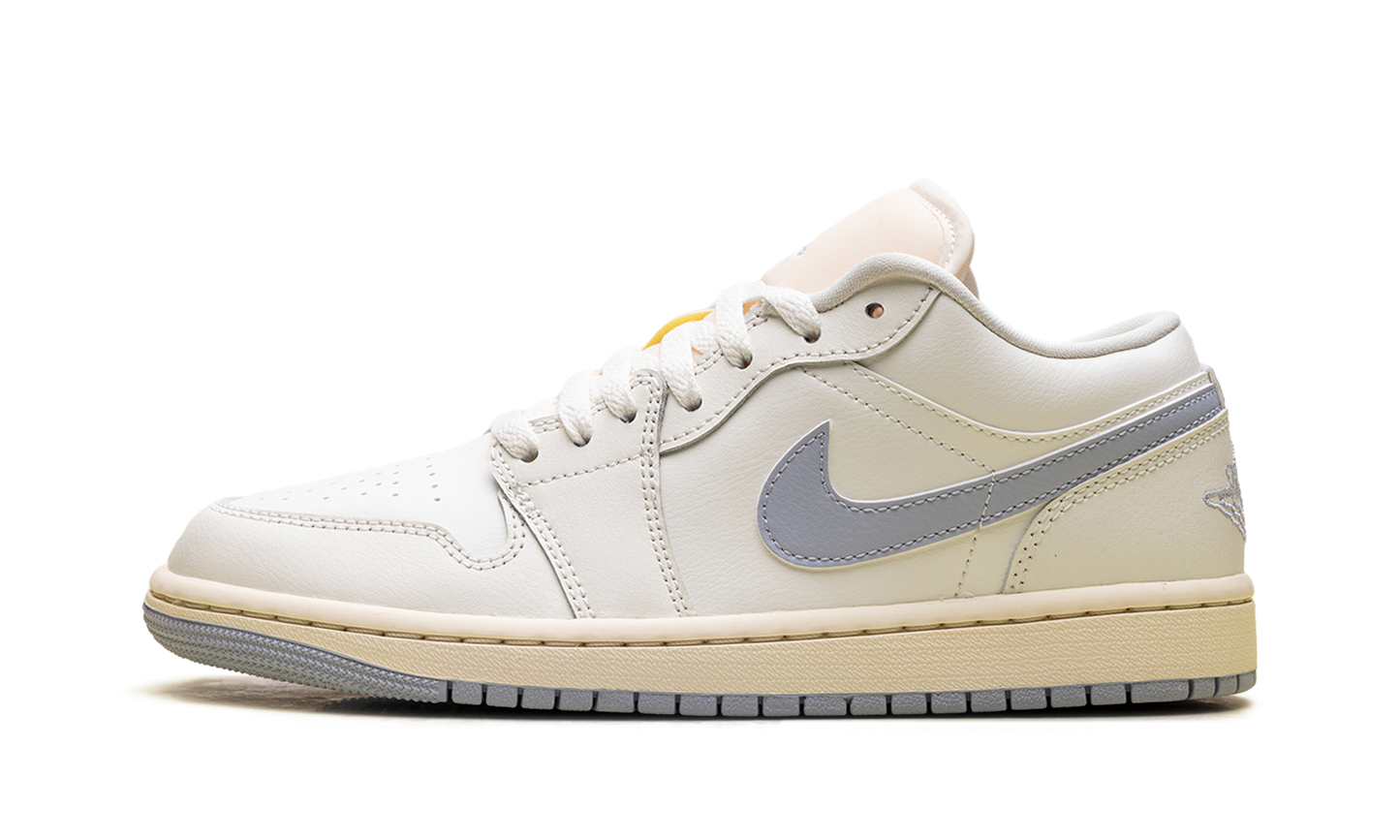 Air Jordan 1 Low WMNS White/Purple DC0774 106