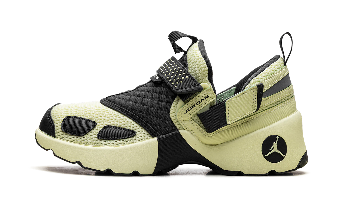 Jordan Trunner LX Luminous Green HQ2164 302