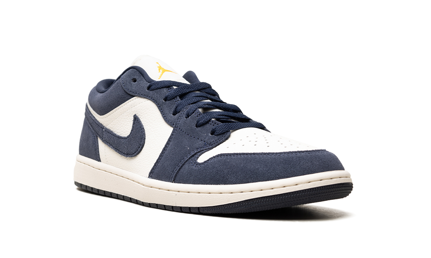 Jordan 1 Low SE Obsidian Suede IO7448 400