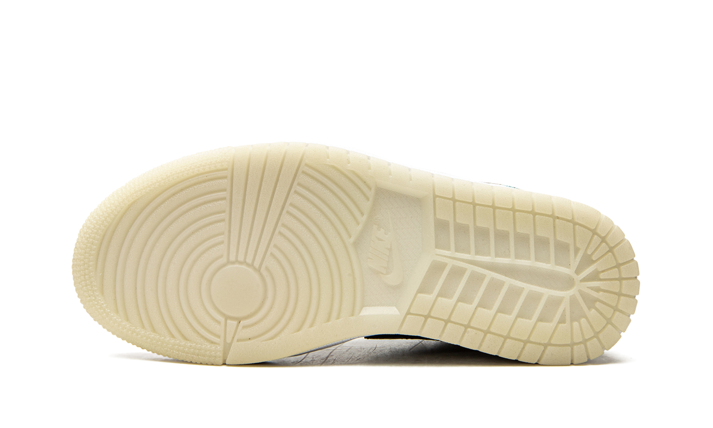 Air Jordan 1 Low WMNS Galaxy CW7310 909