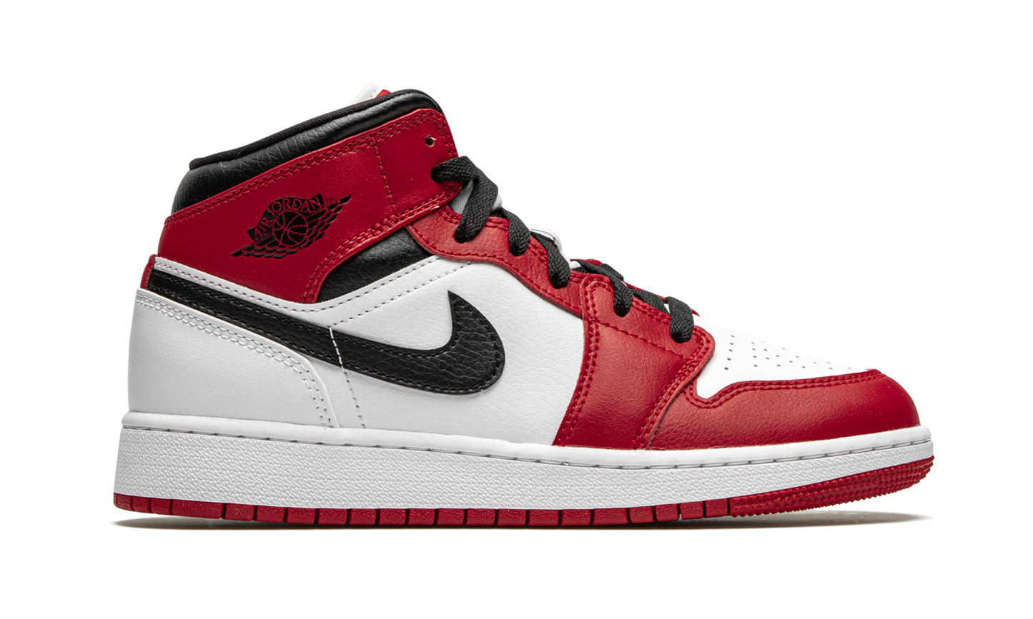 Air Jordan 1 Mid GS Chicago 2020 554725 173