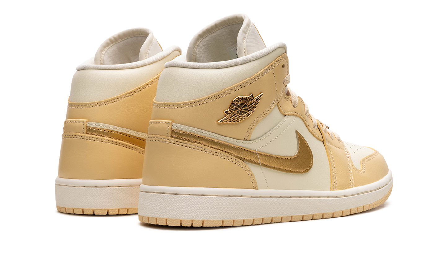AIR JORDAN 1 MID WMNS Pale Vanilla FB9892 200