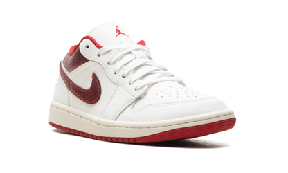 Jordan 1 Low WMNS Ruby HJ9338 106
